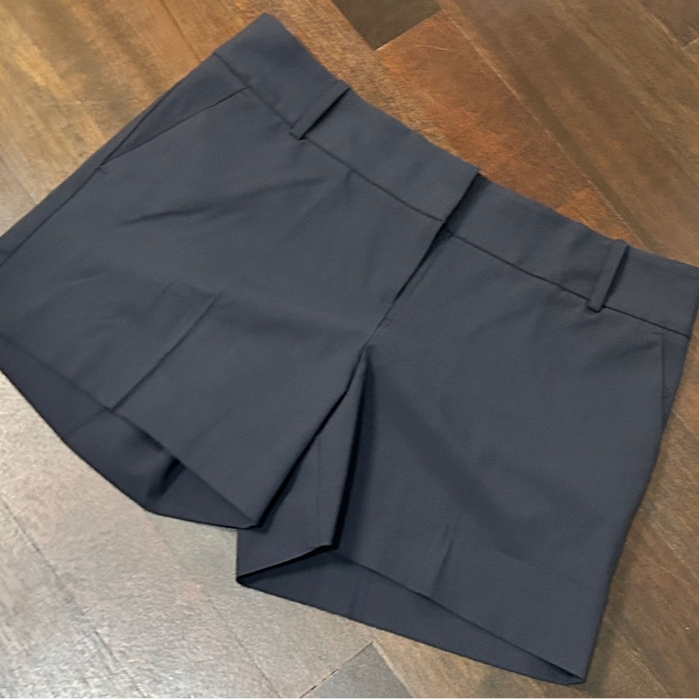 New York & Co. 7th Avenue navy blue dress shorts. Size 10